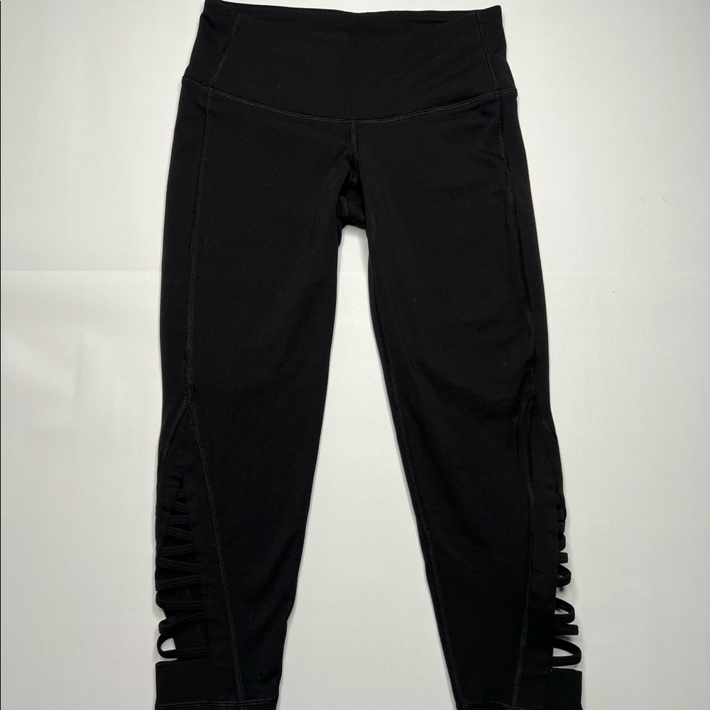 ATHLETA Crop Criss Cross Leggings